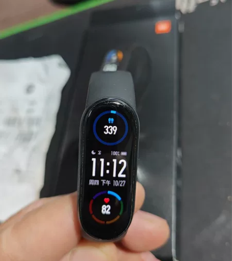 小米手环6  买来戴了一段时间 后来就一直...