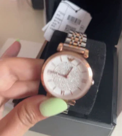 阿玛尼满天星手表闲置99新包装都在 感兴趣...