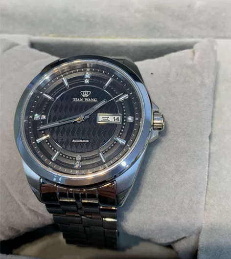 天王表天王机械表，手表9成新，42mm表径...