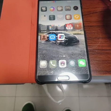 华为mate10备用机，后盖角碎了一点点剩...