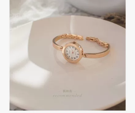 可交换ins手表超级闪 感兴趣的话点“我想...