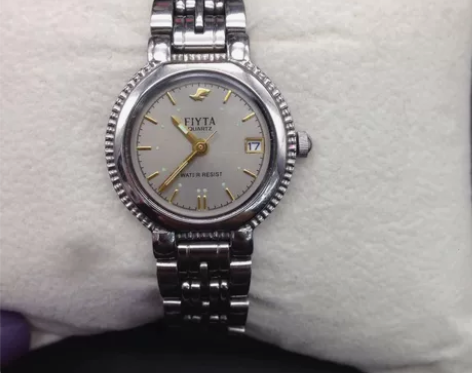 飞亚达女士手表，盘面2.5厘米带日历型号F...