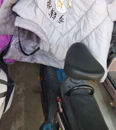 本人自用小电车，10月7号才换的，电瓶，4...