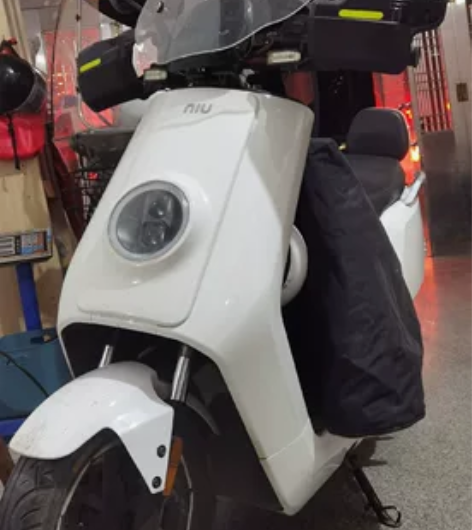 限摩忍痛割爱，出让小牛电动n1都市版，电池...