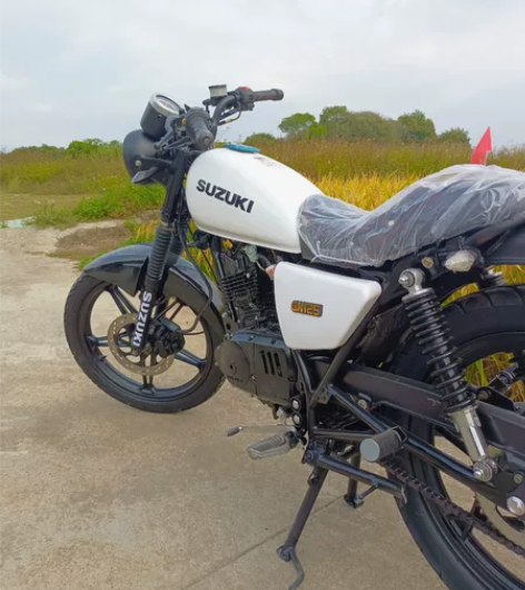 二手摩托车网红铃木复古125CC  九成新...