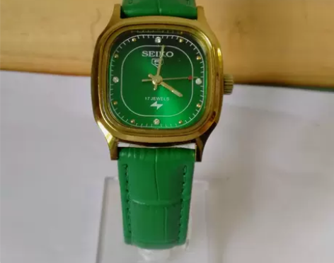 老库存手表原装精工男女中性机械表稀有绿色表...