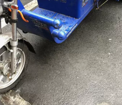 电动博技三轮车一米六大车厢低价出 新购4个...