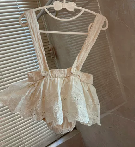 73码蕾丝背带裙 洗了无穿 全新 感兴趣的...