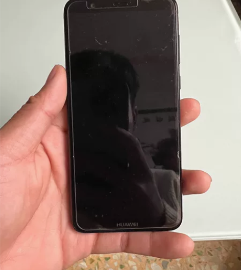 华为畅享7s 手机买了三四年了 4+64g...