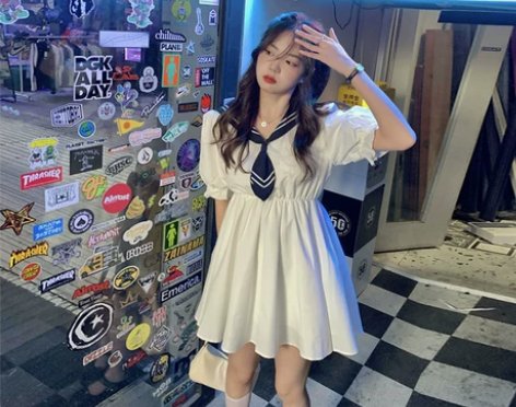 海军风连衣裙夏装2022年新款女减龄收腰学...