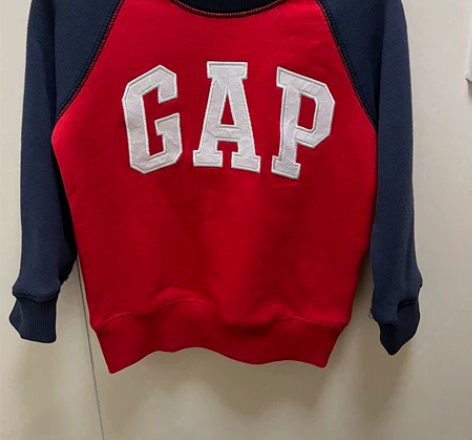 中性风GAP卫衣，男宝女宝都可穿。平时穿7...