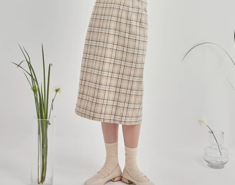 韩都衣舍2021春装新款女复古A字格纹显瘦...