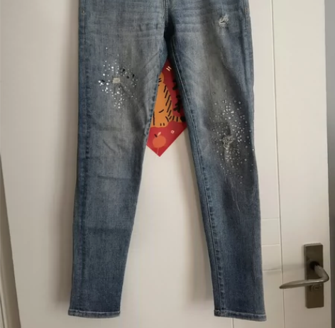 AF 牛仔裤破洞水钻小脚收脚牛仔裤 26 ...