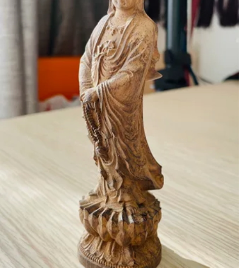 家里老年人前些年买的木雕,不知道是什么木头...