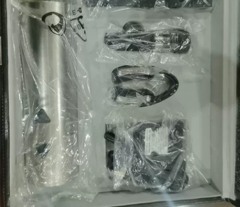 红酒起瓶器，电动，全新，包邮。 感兴趣的话...