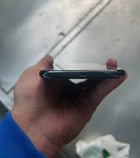 苹果11pro Max 暗夜绿 女生自用一...