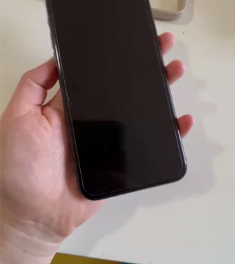 女机主一手机，iPhone 11pro 2...