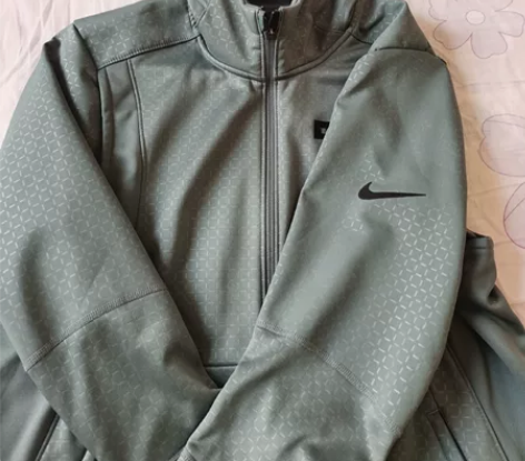 全新NIKE男士休闲运动装XL号码，本地专...