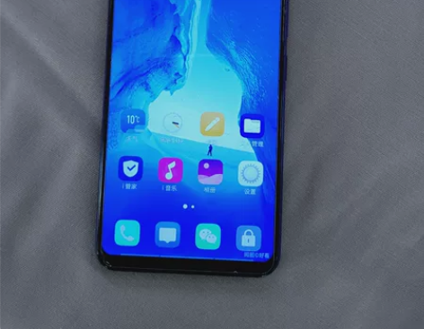 自用vivo手机转让4+64，手机很流畅！...