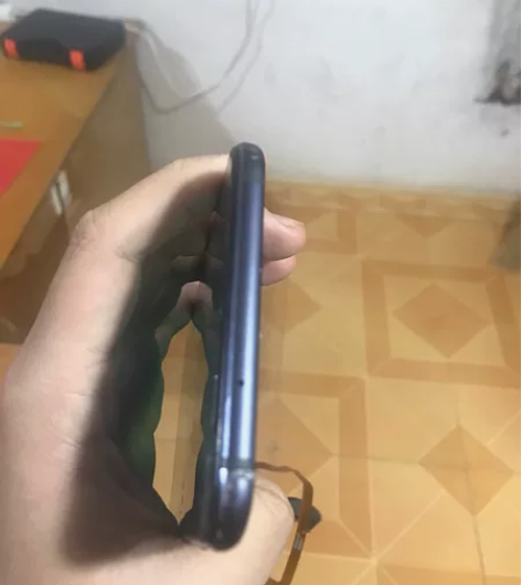 荣耀8xmax手机太多了低价卖了手机全原装指纹功能正常屏幕碎...