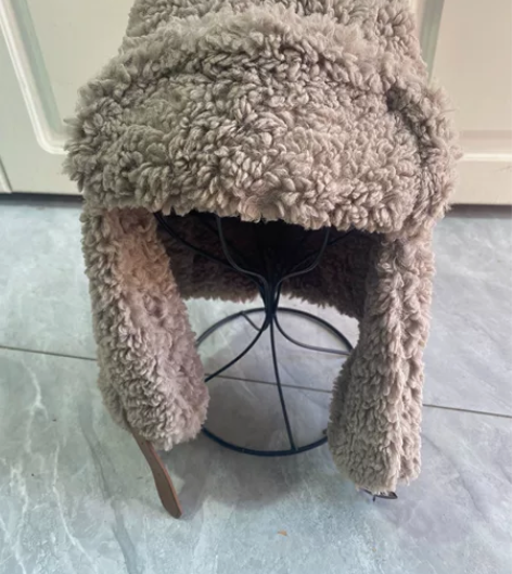 实体店加厚羊羔绒雷锋帽原价49现28包邮。...