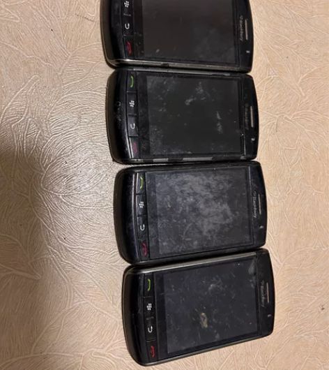 四台黑莓9530 9500手机打包 两台9...