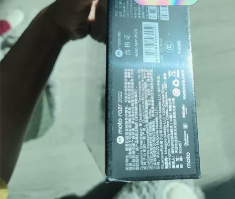 摩托罗拉moto razr 2022 12...