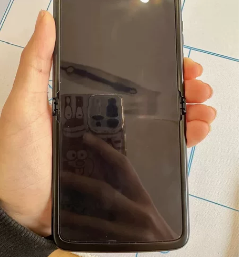 摩托罗拉moto razr 2022折叠屏...