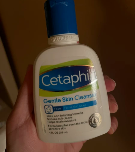 丝塔芙洁面 118毫升装 效期：24年6月...