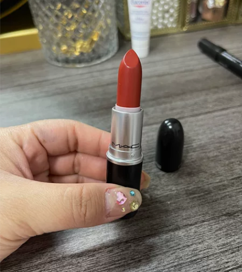 mac子弹头口红，热门色号602，小辣椒色...