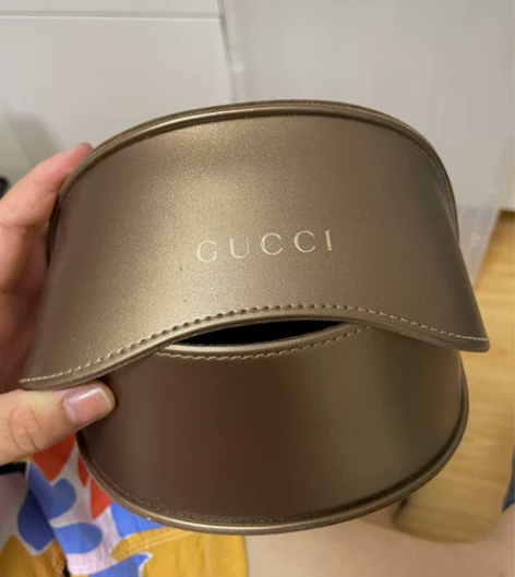 墨镜,正品,gucci 的。两个镜腿颜色不...