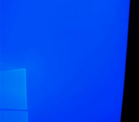 机械革命x8ti笔记本屏幕微瑕,有点水印看...