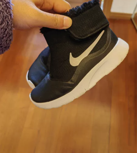 耐克10C加绒运动鞋，线下专柜购入，价格大...