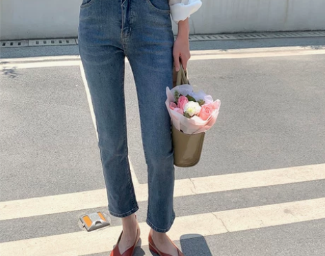 小屈复古牛仔裤女夏高级感修身直筒九分裤子夏...