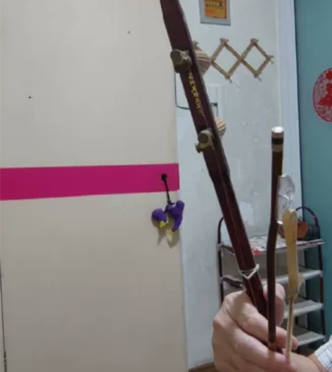 老红木二胡，缺头，皮有瑕疵。需要可私聊。 ...