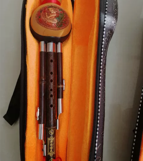 两个葫芦丝，一个C调40元， 一个B调60...