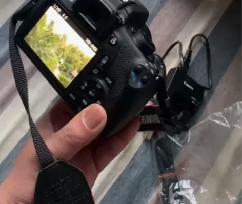 99新佳能单反相机1200d套机，本人只用...