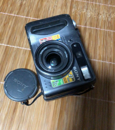 进口索尼DSC-S85.单机无配件，不知好...