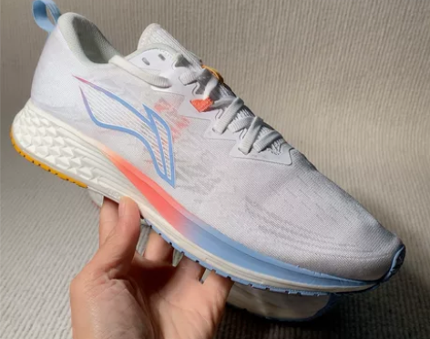 【42码】李宁赤兔4代    防滑耐磨透气...