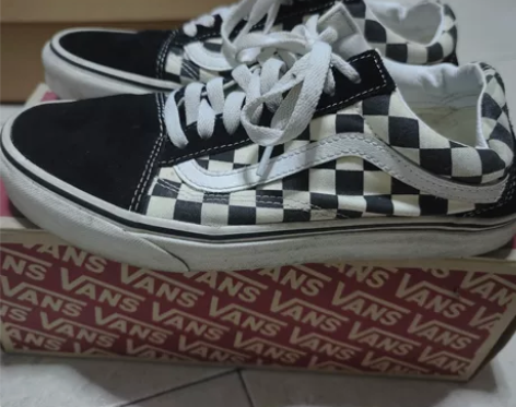 vans黑白棋盘格  40.5  后跟有一...