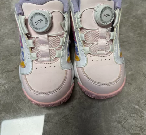 斐乐28码运动鞋，穿过，去年买的， 感兴趣...