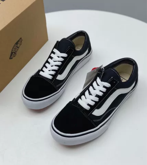 特价:Vans 万斯情侣款硫化鞋 鞋面采用...
