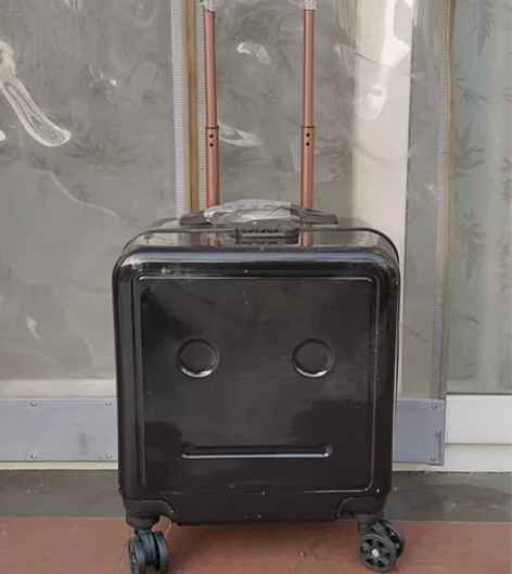 自家拉杆箱厂的样品，全新无磕碰，需要的私聊...