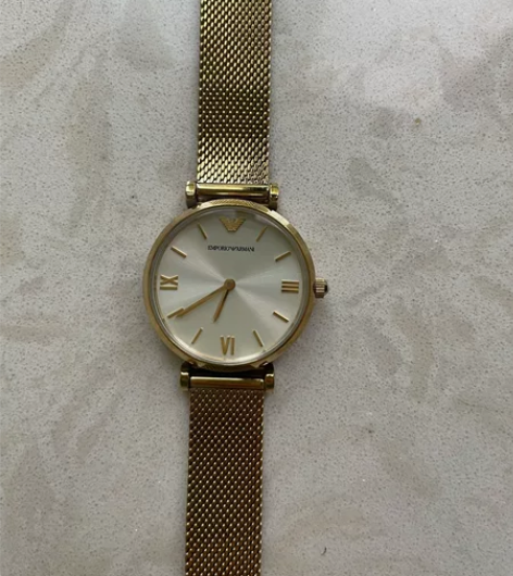 阿玛尼女士手表,正品保证,只带过几次,包装...