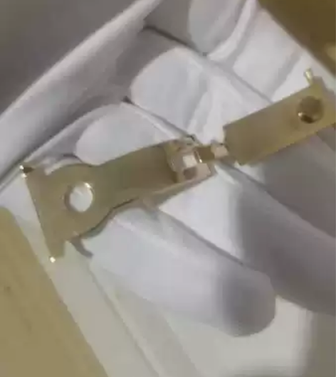 表扣，表链，表壳。翻新。镀金。 感兴趣的话...