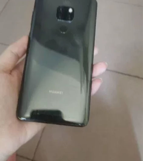 华为Mate20  6+64g 指纹跟人脸...
