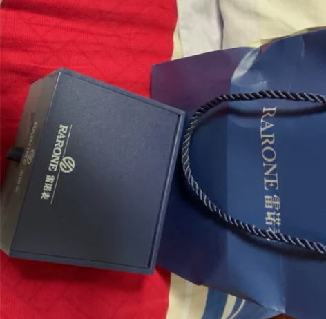 雷诺手表，纯机械表，几乎全新，没用两次买来...