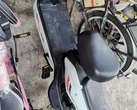 二手中富电动车590元。能跑20公里。实物...