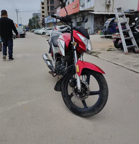 力帆150cc摩托车，顾客置换，车况牛牛的...