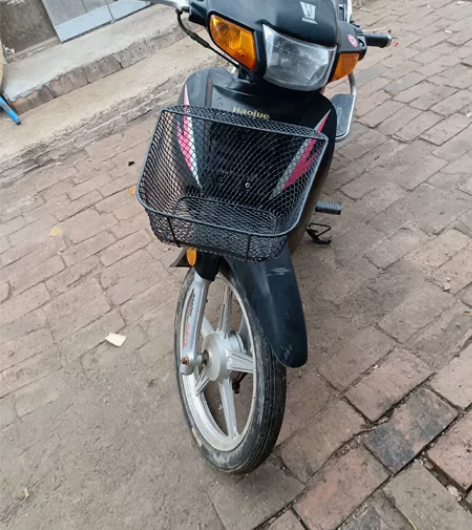 国三豪爵坤车,原车钥匙。成色8诚新以上。一...